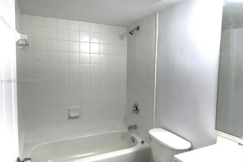 Copropriété à louer à Homestead, Floride: 2 chambres, 76.37 m2 № 2047251 - photo 7