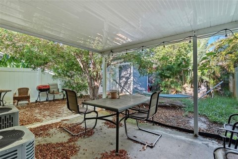 Commercial property in Saint Petersburg, Florida 4 bedrooms, 177.26 sq.m. № 2223652 - photo 18