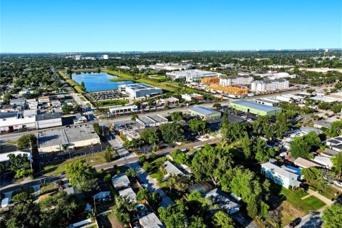 Commercial property in Saint Petersburg, Florida 4 bedrooms, 177.26 sq.m. № 2223652 - photo 19