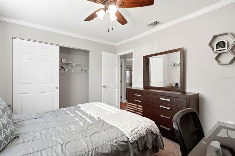 Commercial property in Saint Petersburg, Florida 4 bedrooms, 177.26 sq.m. № 2223652 - photo 12