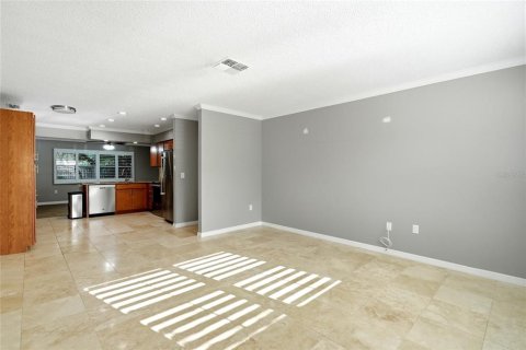 Commercial property in Saint Petersburg, Florida 4 bedrooms, 177.26 sq.m. № 2223652 - photo 29