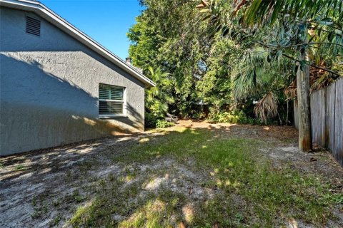 Commercial property in Saint Petersburg, Florida 4 bedrooms, 177.26 sq.m. № 2223652 - photo 23