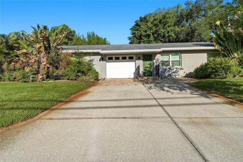 Commercial property in Saint Petersburg, Florida 4 bedrooms, 177.26 sq.m. № 2223652 - photo 27