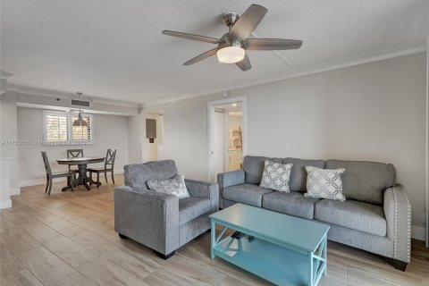 Condo in Jupiter, Florida, 2 bedrooms  № 1859822 - photo 9
