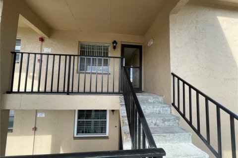 Condominio en venta en Dunedin, Florida, 2 dormitorios, 98.48 m2 № 1734570 - foto 1