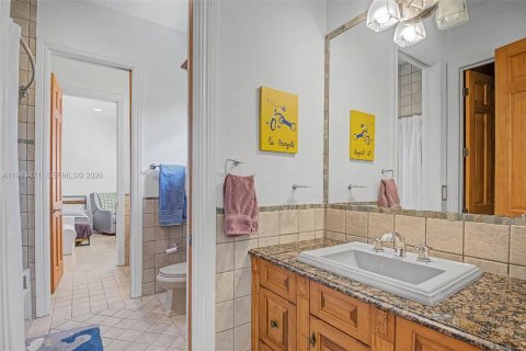 Casa en venta en Miami, Florida, 5 dormitorios, 444.82 m2 № 2049349 - foto 29