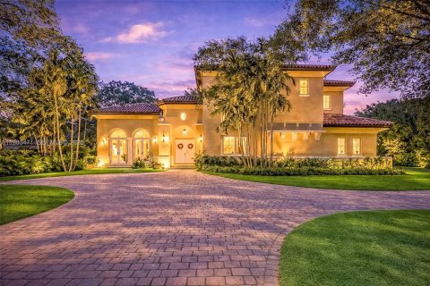 Casa en Miami, Florida 5 dormitorios, 444.82 m2 № 2049349