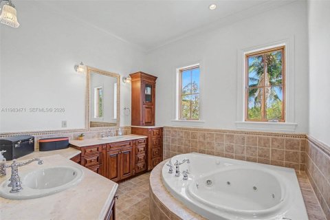 Casa en venta en Miami, Florida, 5 dormitorios, 444.82 m2 № 2049349 - foto 19