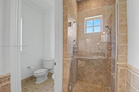 Casa en venta en Miami, Florida, 5 dormitorios, 444.82 m2 № 2049349 - foto 21