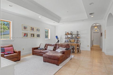 Casa en venta en Miami, Florida, 5 dormitorios, 444.82 m2 № 2049349 - foto 13