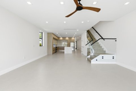 Adosado en venta en Fort Lauderdale, Florida, 3 dormitorios, 252.97 m2 № 2268478 - foto 18