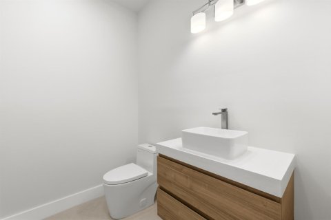 Adosado en venta en Fort Lauderdale, Florida, 3 dormitorios, 252.97 m2 № 2268478 - foto 8