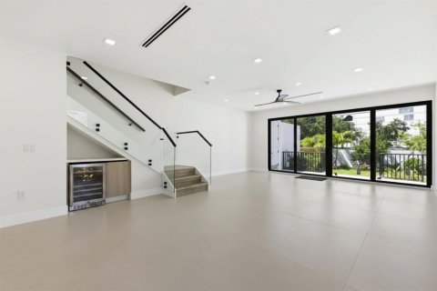 Adosado en venta en Fort Lauderdale, Florida, 3 dormitorios, 252.97 m2 № 2268478 - foto 16