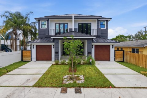 Adosado en venta en Fort Lauderdale, Florida, 3 dormitorios, 252.97 m2 № 2268478 - foto 2