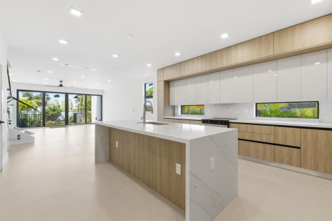 Adosado en venta en Fort Lauderdale, Florida, 3 dormitorios, 252.97 m2 № 2268478 - foto 9