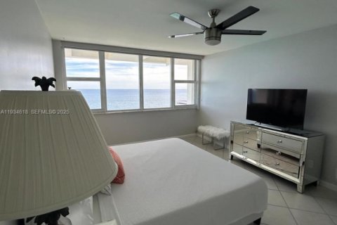 Condominio en alquiler en Hallandale Beach, Florida, 2 dormitorios, 102.19 m2 № 1993059 - foto 12