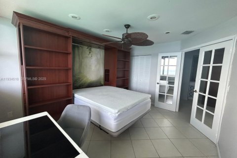 Condominio en alquiler en Hallandale Beach, Florida, 2 dormitorios, 102.19 m2 № 1993059 - foto 14