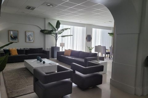 Condominio en alquiler en Hallandale Beach, Florida, 2 dormitorios, 102.19 m2 № 1993059 - foto 21