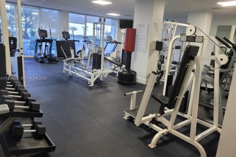 Condominio en alquiler en Hallandale Beach, Florida, 2 dormitorios, 102.19 m2 № 1993059 - foto 22