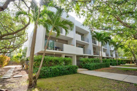 Townhouse in South Miami, Florida 3 bedrooms, 123.1 sq.m. № 2401279