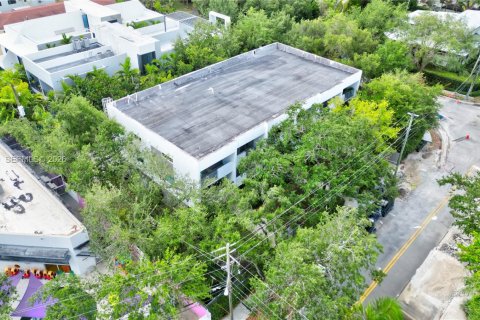 Townhouse in South Miami, Florida 3 bedrooms, 123.1 sq.m. № 2401279 - photo 26