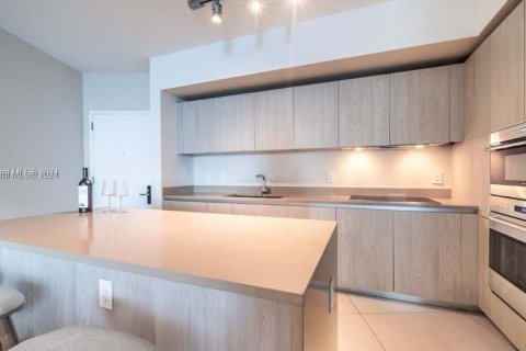 Condo in Hollywood, Florida, 1 bedroom  № 1709129 - photo 10