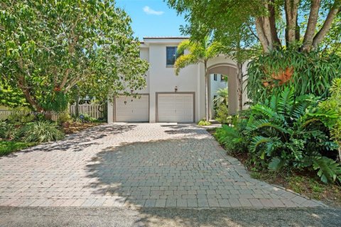 Casa en venta en Palmetto Bay, Florida, 5 dormitorios, 311.87 m2 № 1756732 - foto 1