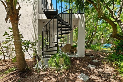 Casa en venta en Palmetto Bay, Florida, 5 dormitorios, 311.87 m2 № 1756732 - foto 26