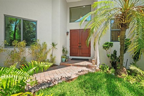 Casa en venta en Palmetto Bay, Florida, 5 dormitorios, 311.87 m2 № 1756732 - foto 2