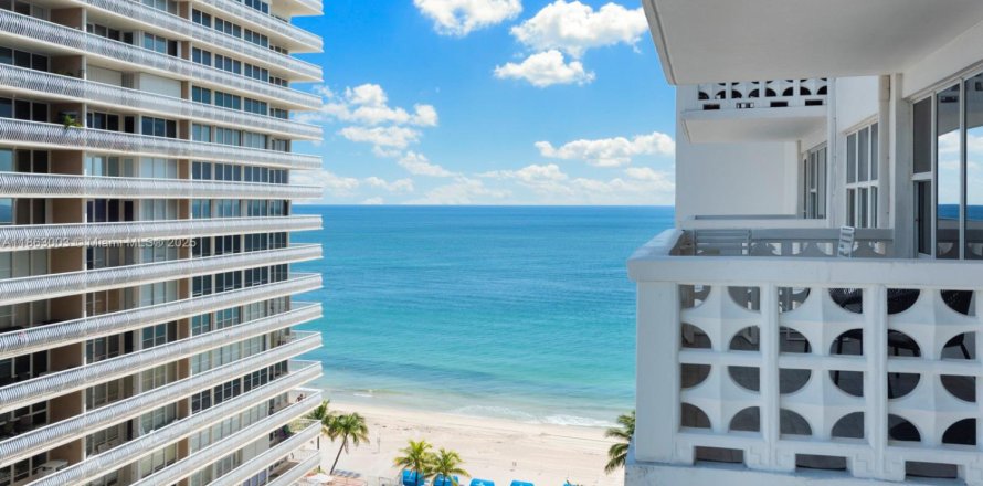 Condominio en Fort Lauderdale, Florida, 2 dormitorios  № 1893157