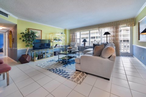 Condominio en venta en Fort Lauderdale, Florida, 2 dormitorios, 110.55 m2 № 1893157 - foto 4