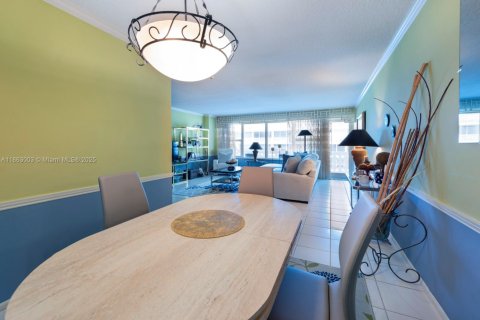 Condominio en venta en Fort Lauderdale, Florida, 2 dormitorios, 110.55 m2 № 1893157 - foto 9
