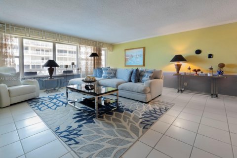 Condominio en venta en Fort Lauderdale, Florida, 2 dormitorios, 110.55 m2 № 1893157 - foto 3