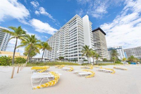 Condominio en venta en Fort Lauderdale, Florida, 2 dormitorios, 110.55 m2 № 1893157 - foto 18