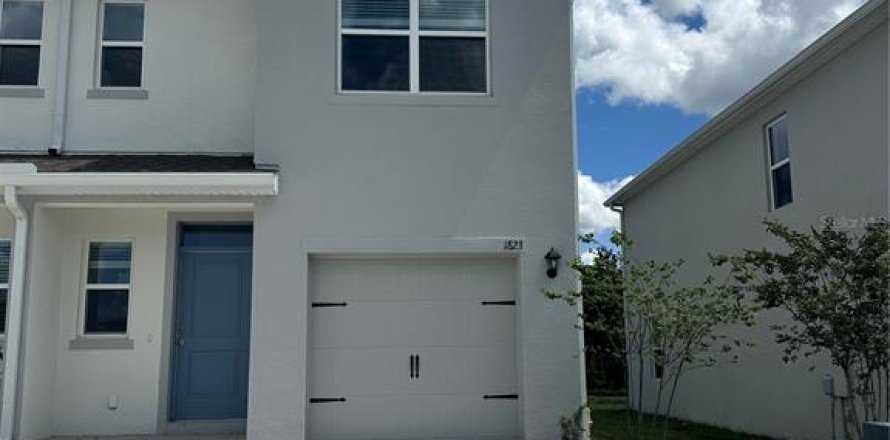 Townhouse in Davenport, Florida 3 bedrooms, 136.01 sq.m. № 2221673