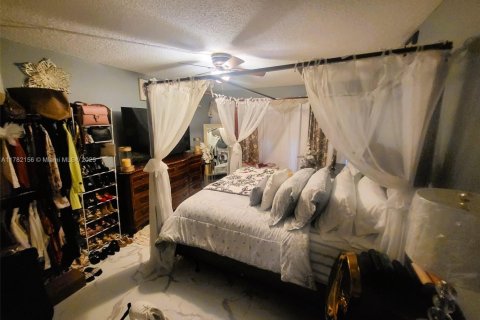 Condo in Lauderhill, Florida, 1 bedroom  № 1713141 - photo 7