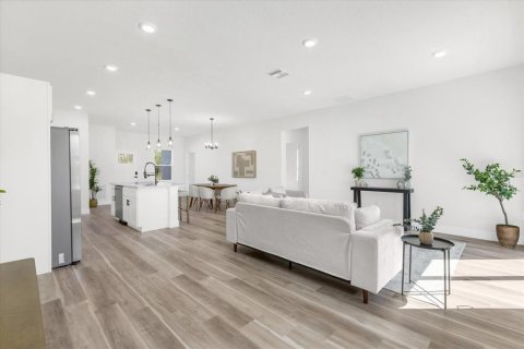 Casa en venta en Ocala, Florida, 4 dormitorios, 173.26 m2 № 1914694 - foto 12