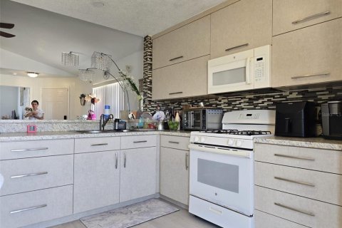 House in Davenport, Florida 3 bedrooms, 110.09 sq.m. № 1893900 - photo 10