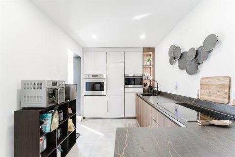 Купить кондоминиум в Бока-Ратон, Флорида 4 комнаты, 111.48м2, № 2082792 - фото 9