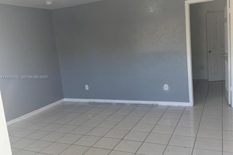 Снять в аренду кондоминиум в Хомстед, Флорида 2 спальни, 85.47м2, № 1991498 - фото 5