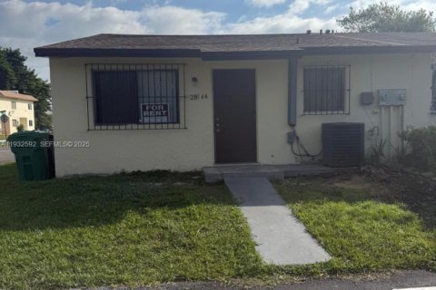 Снять в аренду кондоминиум в Хомстед, Флорида 2 спальни, 85.47м2, № 1991498 - фото 10