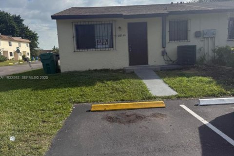 Снять в аренду кондоминиум в Хомстед, Флорида 2 спальни, 85.47м2, № 1991498 - фото 9