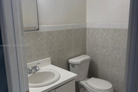 Снять в аренду кондоминиум в Хомстед, Флорида 2 спальни, 85.47м2, № 1991498 - фото 3