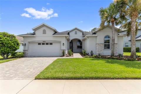 House in Land O' Lakes, Florida 4 bedrooms, 244.15 sq.m. № 2305076