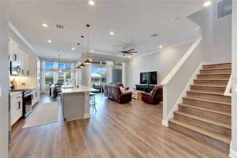 House in Apollo Beach, Florida 4 bedrooms, 278.71 sq.m. № 1199554 - photo 8