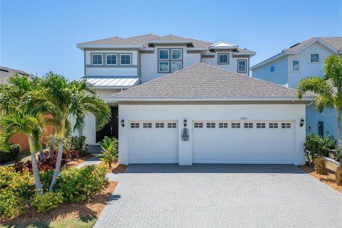 House in Apollo Beach, Florida 4 bedrooms, 278.71 sq.m. № 1199554 - photo 1