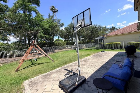 Casa en venta en Weston, Florida, 4 dormitorios, 261.24 m2 № 2257045 - foto 30