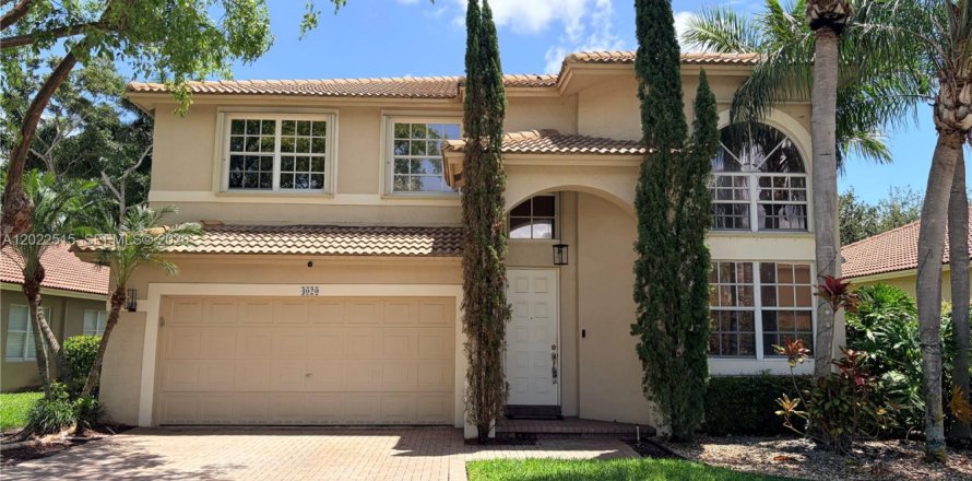 Casa en Weston, Florida 4 dormitorios, 261.24 m2 № 2257045