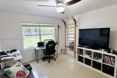 Casa en venta en Weston, Florida, 4 dormitorios, 261.24 m2 № 2257045 - foto 28