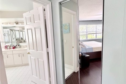 Casa en venta en Weston, Florida, 4 dormitorios, 261.24 m2 № 2257045 - foto 21